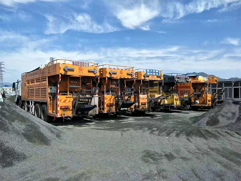 稀漿封層車(chē)微表處施工